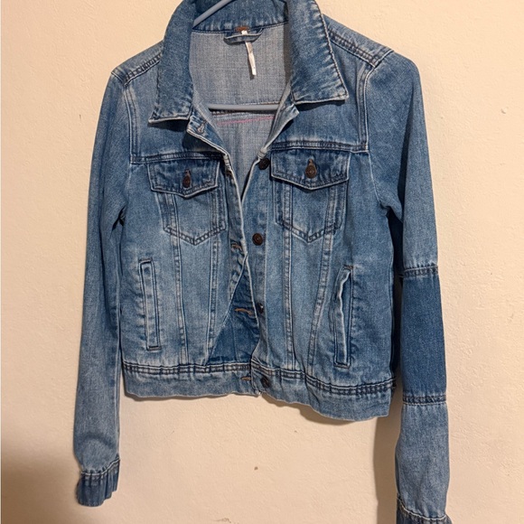 Free People Blue Denim Jacket with Brown Button womens size S - Picture 2 of 6